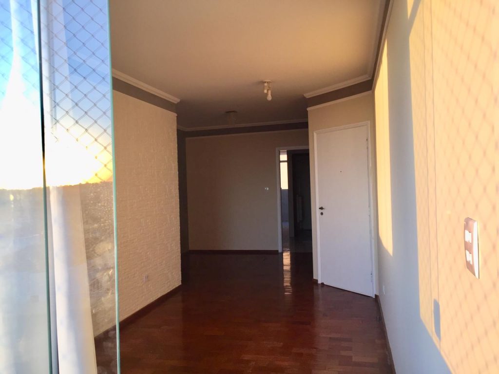 LOCAÇÃO: Apartamento Ed. Brasil no Centro