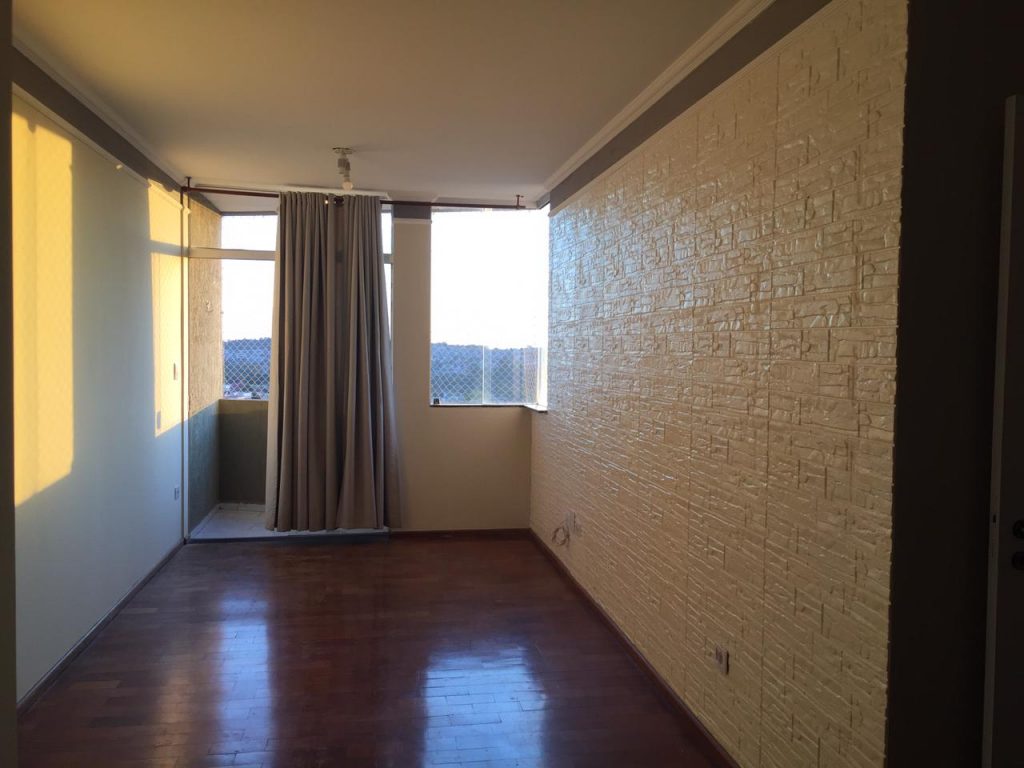 LOCAÇÃO: Apartamento Ed. Brasil no Centro