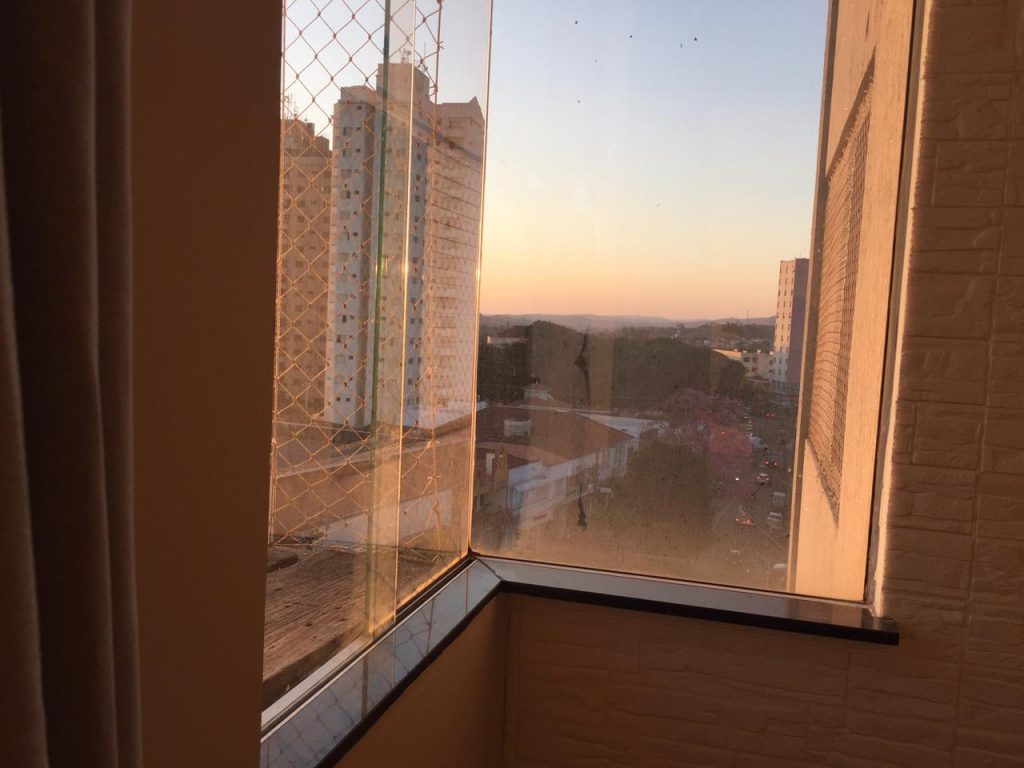 LOCAÇÃO: Apartamento Ed. Brasil no Centro