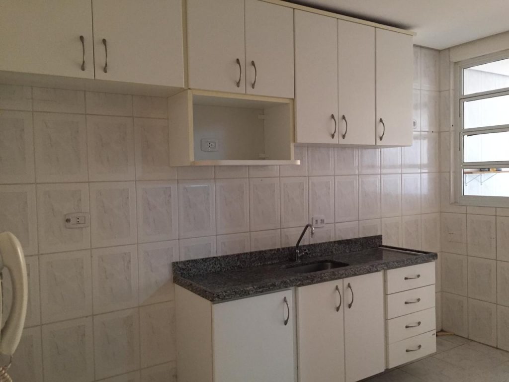 LOCAÇÃO: Apartamento Ed. Brasil no Centro