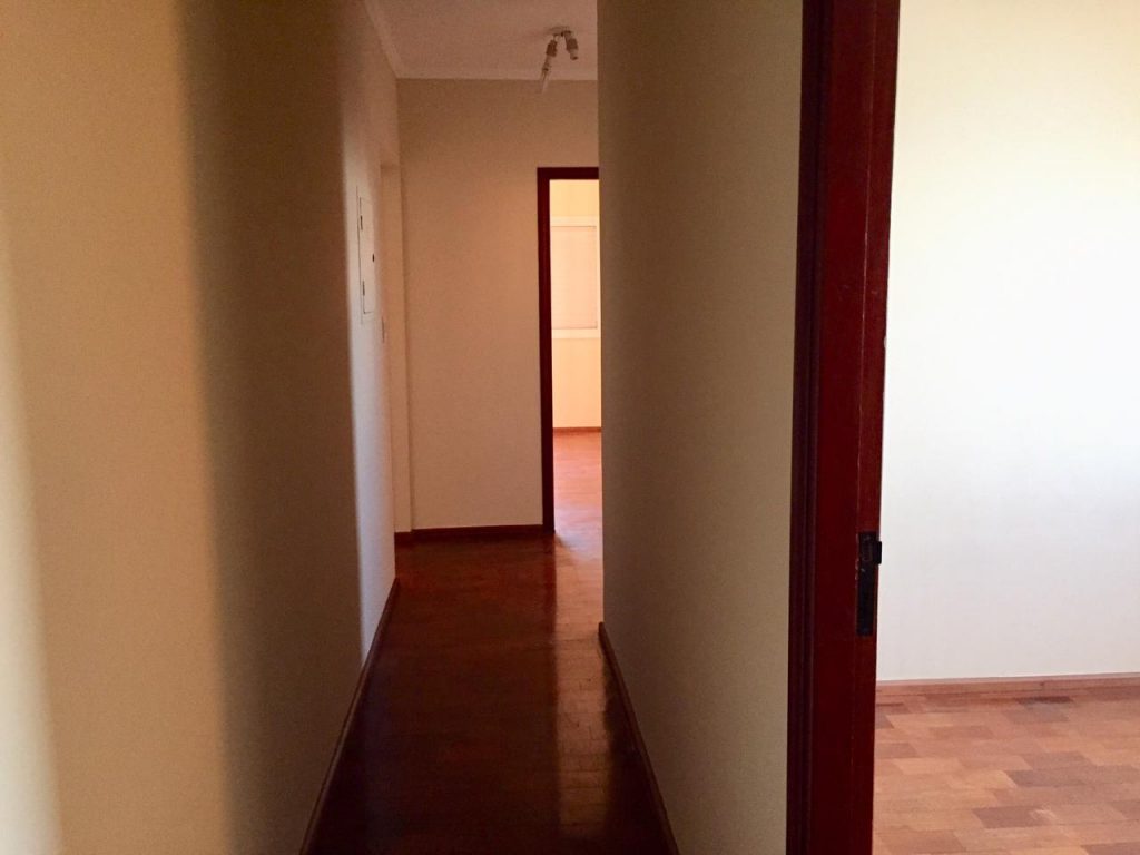 LOCAÇÃO: Apartamento Ed. Brasil no Centro