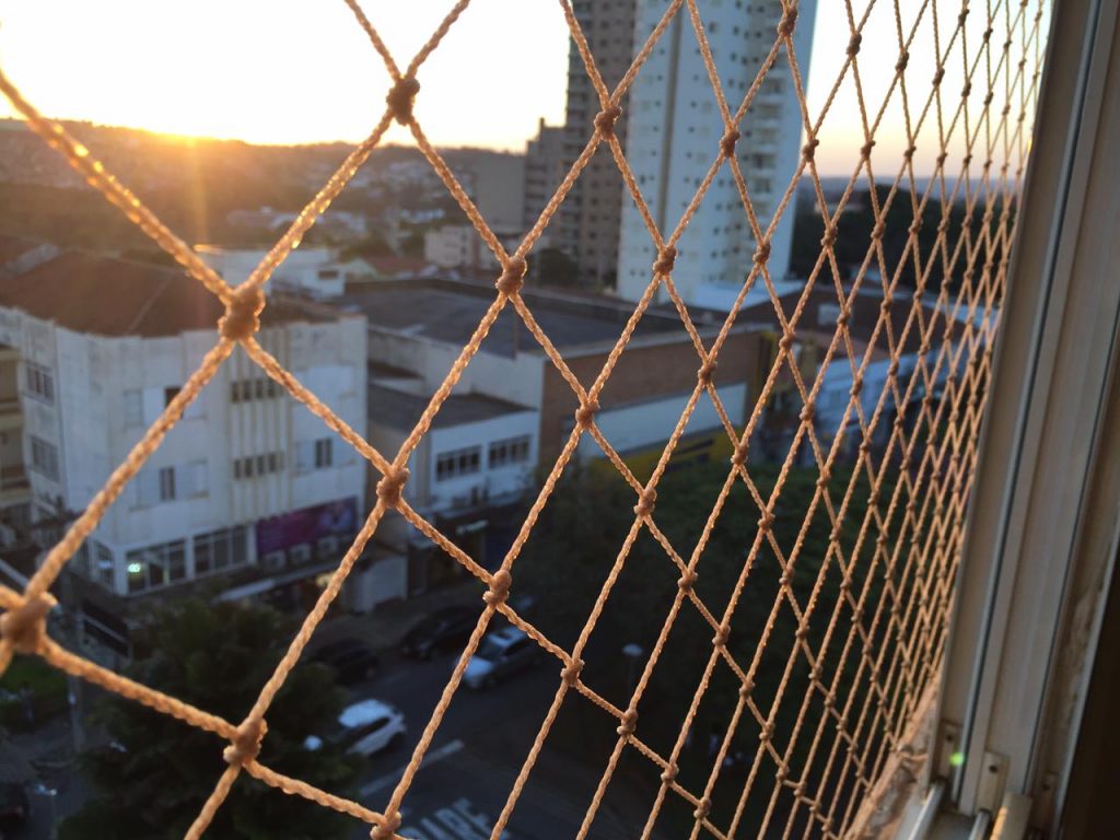 LOCAÇÃO: Apartamento Ed. Brasil no Centro