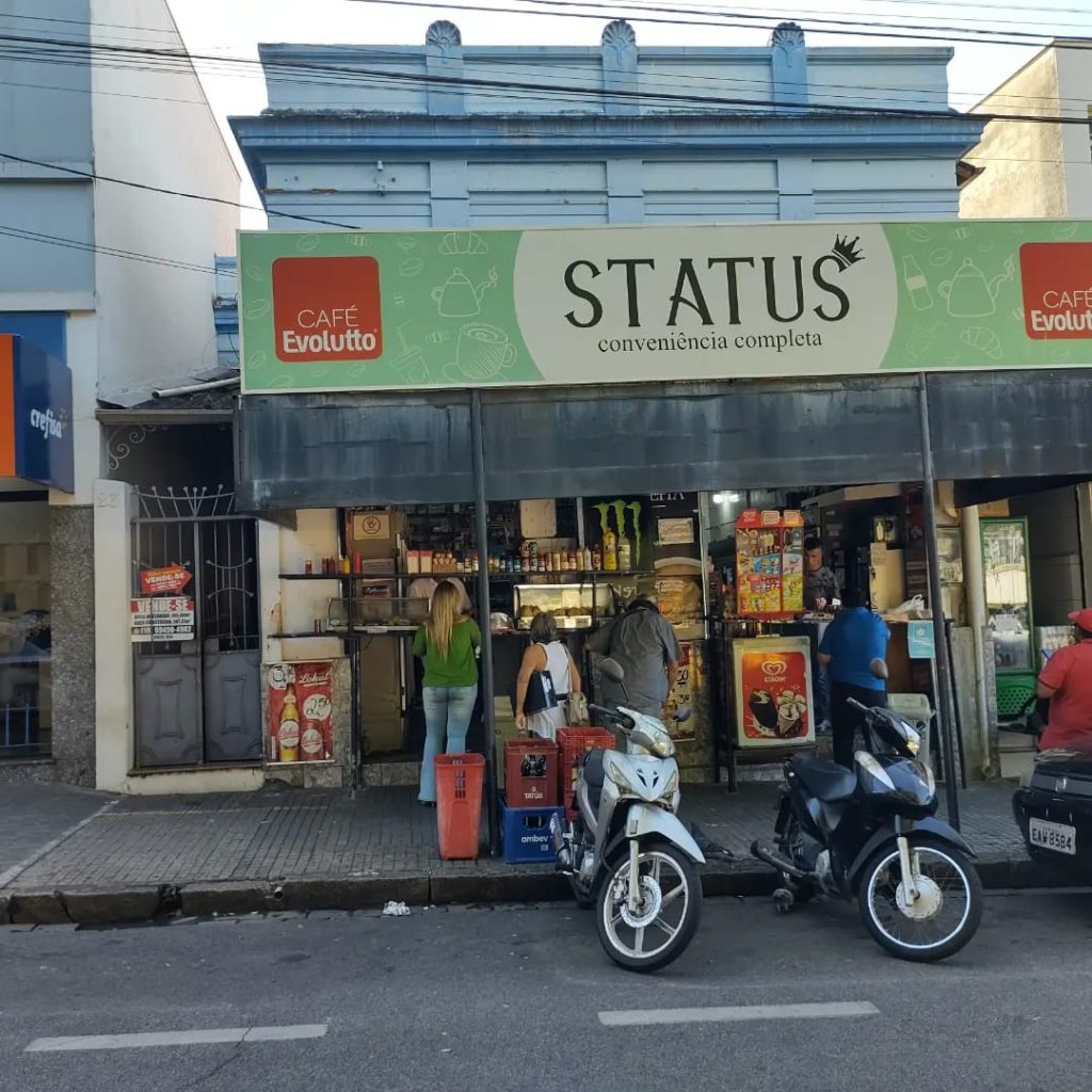 IMÓVEL CENTRAL À VENDA- PONTO COMERCIAL E RESIDÊNCIA