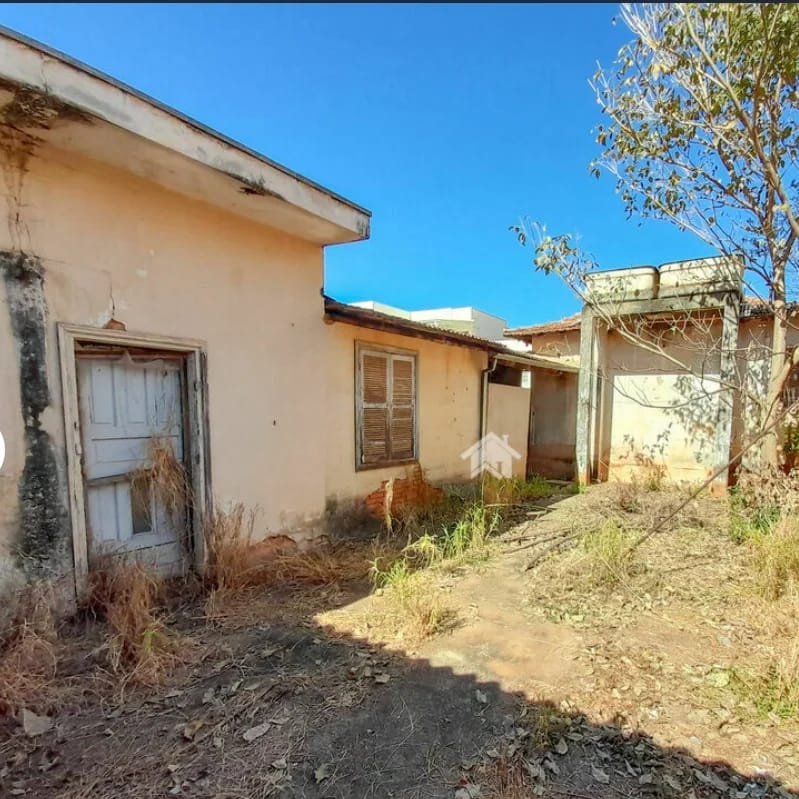 IMÓVEL CENTRAL À VENDA- PONTO COMERCIAL E RESIDÊNCIA