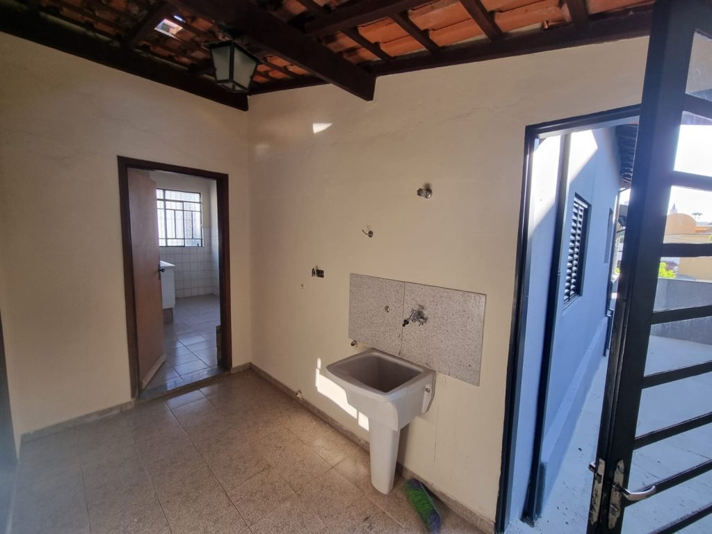 Venda  Residencial/Comercial na Vila Bancária