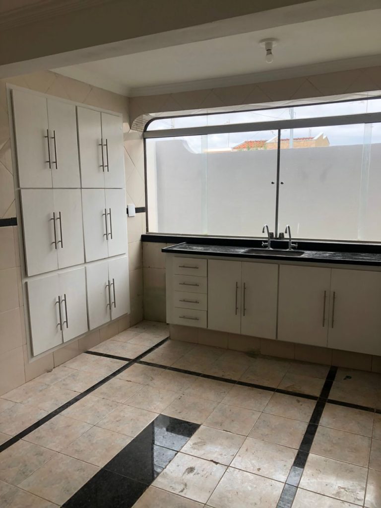 Locação – casa com 3 suítes – Nova São João