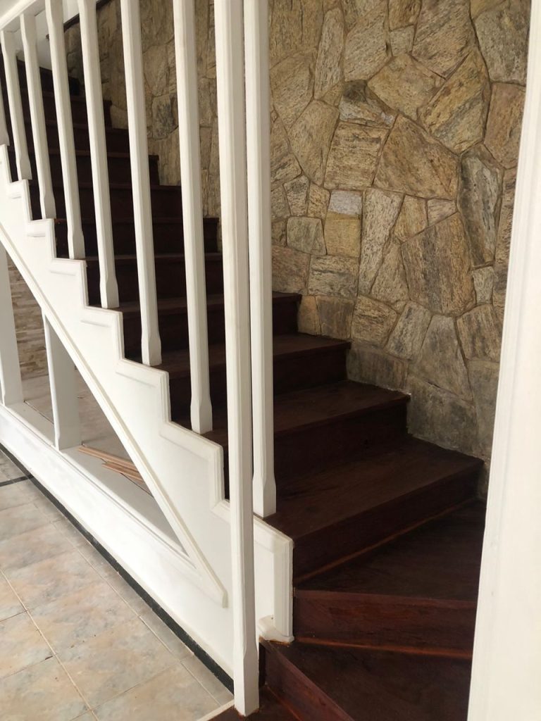 Locação – casa com 3 suítes – Nova São João