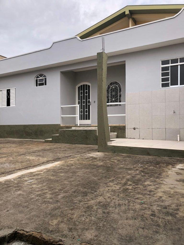 Locação – casa com 3 suítes – Nova São João