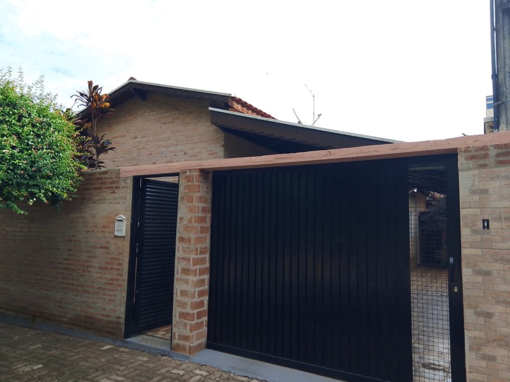 Casa para locação ou venda – próximo à UNIFAE