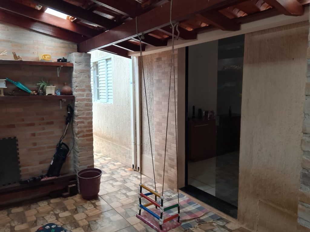 Casa para locação ou venda – próximo à UNIFAE