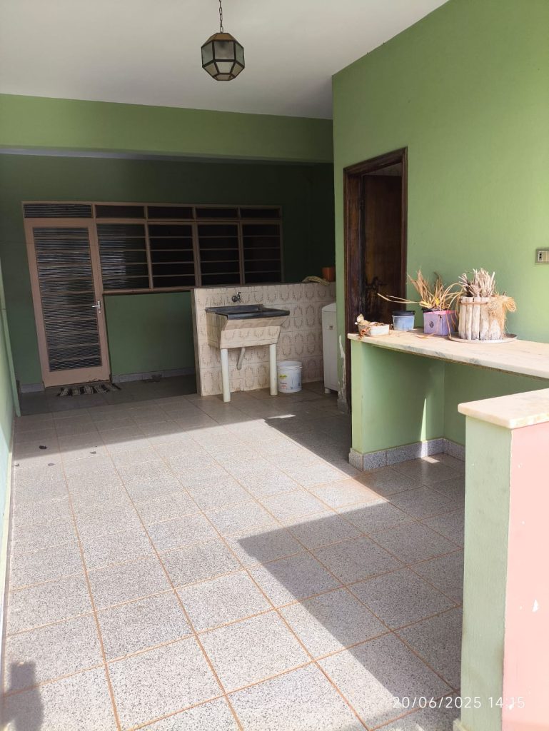 Casa para Locação ou Venda – Central