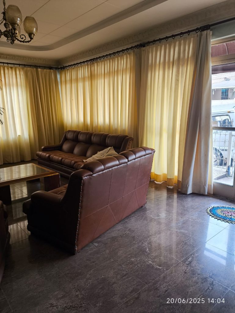 Casa para Locação ou Venda – Central